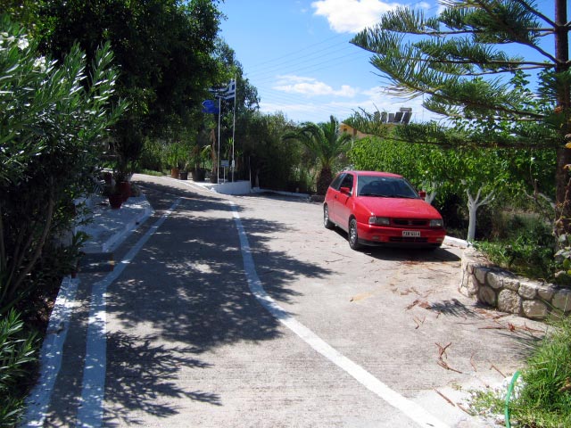 Photo of the Parking Stefanos Studios Lassi Kefalonia CLICK TO ENLARGE